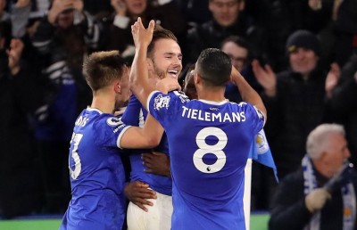 ގަލެގާގެ ދެ ލަނޑާ އެކު ކްރިސްޓަލް ޕެލަސް އިން އެވަޓަން ބަލިކޮށްފި