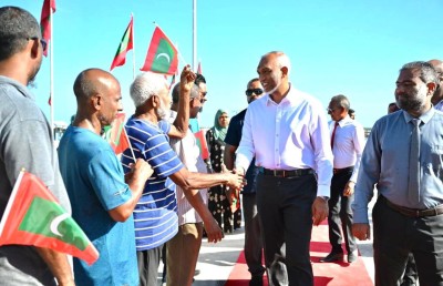 ރައްޔިތުންނަށް ހިދުމަތް ދިނުމުގައި ސިޔާސީ ވިސްނުމެއް ނުގެންގުޅޭނަން: ރައީސް