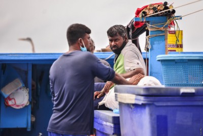 ދިވެހީންގެ ލޭނާރު ވެސް ބިދޭސީންގެ އަތްމައްޗަށް؟