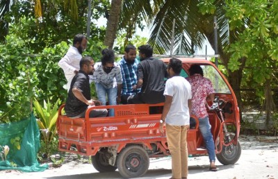 ލޯފަން ފަސް ޒުވާނުންނާ އެކު ހަފްސީ ކުރި ދަތުރު