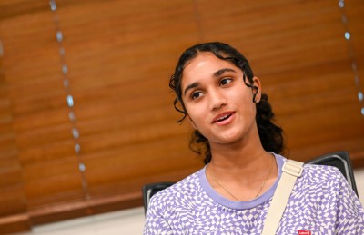 އީޝަލް: ކިޔެވުމުގައި ވިދަމުން، ކުޅިވަރުގައި ފިޔަޖަމުން އަންނަ ތަރިއެއް