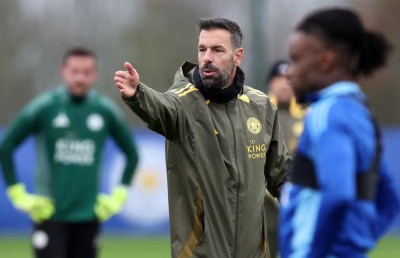 ޔުނައިޓެޑްގެ ވަޒީފާ ދޫކޮށްލަން ޖެހުމުން ވަރަށް ދެރަވި: ނިސްޓެލްރޫއީ