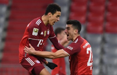 ފަހަތުން އަރައި ބެޔާން މޮޅުވިއިރު، ޑޯޓްމަންޑް ސަލާމަތްވީ ކިރިޔާ