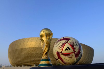 ވޯލްޑް ކަޕުގެ ސެމީއާއި ފައިނަލުގަ ބޭނުންކުރާނެ ބޯޅަ ދައްކާލައިފި