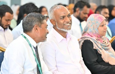 ޑޮލަރު މާރުކުރުމަށް ދިން ދެ އިހުތިޔާރުން ވެސް ނުކުންނަނީ އެއް ނަތީޖާއެއް: ރައީސް