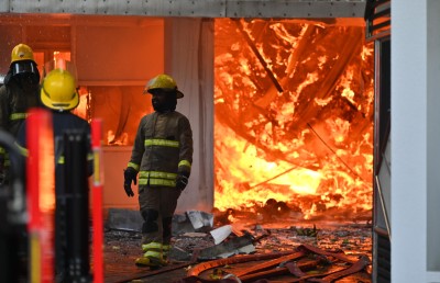 އަލިފާން ކޮންޓްރޯލްވި އިރު އިމާރާތް އަނދައި ހުލި