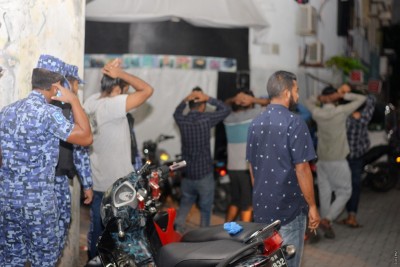 ގޭންގް ތަކާއި ސިޔާސީ ބޭފުޅުންގެ ގުޅުން ނުރައްކާ ދަރަޖައެއްގައި