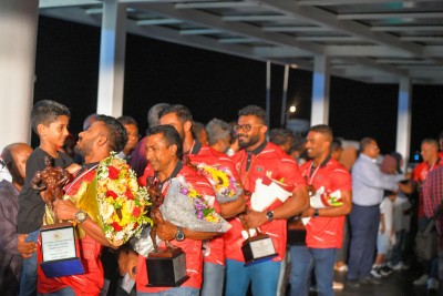 ވޯލްޑް ބޮޑީބިލްޑިން މުބާރާތުގައި ބައިވެރިވި ރާއްޖޭގެ ޓީމު މާލެ އައުމުން ހޫނު މަރުހަބާއެއް ކިޔައިފި