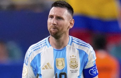 17 އަހަރަށްފަހު ފިފް ޕްރޯގެ ގަދަ 11 އިން މެސީ ކަޓައިފި