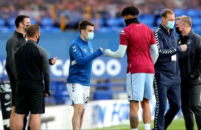 ޕްރިމިއާ ލީގުގެ ކުޅުންތެރިން ކޮންމެ ދުވަހަކު ކޮވިޑަށް ޓެސްޓުކުރަނީ