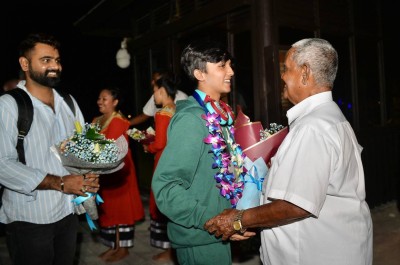 އިންޑިއާގެ ސުޕަ ސްޓާ ސިންގަރ ކާމިޔާބުކުރި ފާއިޒް، އުއްޗުގެ އުފަންދުވަހަށް ރާއްޖެ އައިސްފި