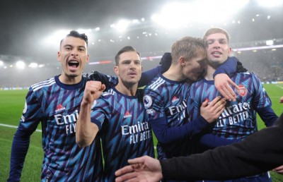 ލީޑްސް ބަލިކޮށް އާސެނަލް ހަތަރު ޕޮއިންޓުގެ ލީޑެއް ހޯދައިފި