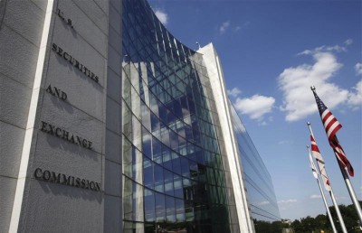 މެކްޑޮނަލްޑްސް އިން ވަކިކުރި ސީއީއޯ އަށް ދިން 105 މިލިއަން އަނބުރާ ހޯދަން އެދިއްޖެ