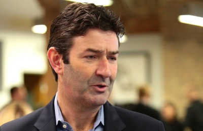 މެކްޑޮނަލްޑްސް އިން ވަކިކުރި ސީއީއޯ އަށް ދިން 105 މިލިއަން އަނބުރާ ހޯދަން އެދިއްޖެ