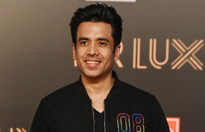 ތުޝާރުގެ ލިޔުނު ފޮތަކީ "ބެޗްލާ ޑޭޑް"