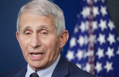 ކްރިސްމަސް ތެރޭގައި ކޮވިޑް ފެތުރުން އިތުރުވާނެ: ޑރ. ފައުޗީ