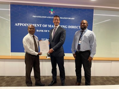 ބޭންކް އޮފް މޯލްޑިވްސްގެ މެނޭޖިން ޑިރެކްޓަރަކަށް ކާލް ސްޓުމްކަ އައްޔަނުކޮށްފި