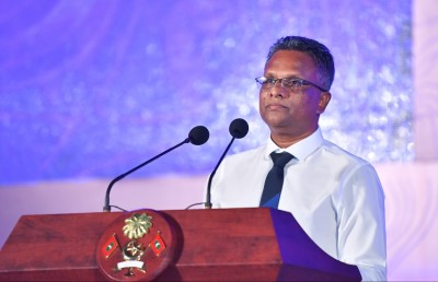 ތިން އަހަރުން ހެދި ބަނދަރެއް މިހާރު އެއް އަހަރުން ނިމޭ: އާޒިމް