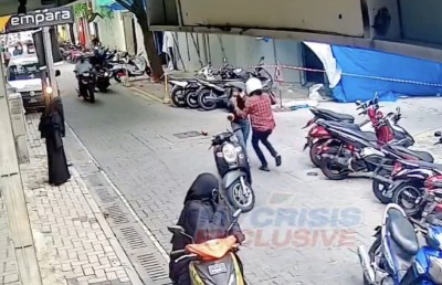 ސައިކަލްގައި ދަނިކޮށް ކަރުގައި އޮތް ފަށް ޖަހައިގަތް މީހާ ހައްޔަރުކޮށްފި