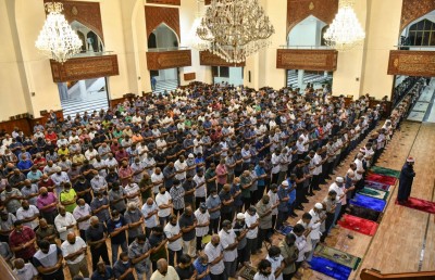 ރަސްމީ އިއްޒަތުގައި އުމަރު ޒާހިރުގެ ހަށިކޮޅު ފަސްދާނުލައިފި