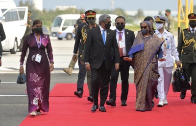 ބޮޑުވަޒީރު ހަސީނާ ރާއްޖެ ވަޑައިގެންފި، ރަސްމީ ބައްދަލުވުންތައް މާދަމާ