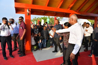 ރައީސްގެ ދެކަނބަލުން ކޮޅުފުށްޓަށް ކުރެއްވި ދަތުރުފުޅަށްފަހު މާލެ ވަޑައިގެންފި