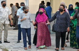 ރަސްމީ އިއްޒަތުގައި އުމަރު ޒާހިރުގެ ހަށިކޮޅު ފަސްދާނުލައިފި