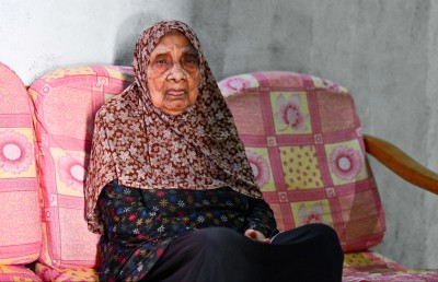 ފޮޓޯ ސްޓޯރީ: 104 އަހަރުގެ ހިނިތުންވުން، "ރީތި ފޮޓޯއެއް ދޯ"