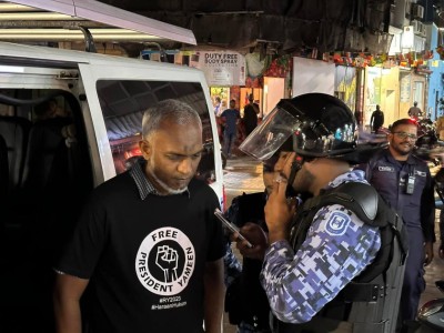 އިދިކޮޅު މުޒާހަރާގެ ތެރެއިން މާލެ ސިޓީގެ މޭޔަރު މުއިއްޒު ހައްޔަރުކޮށްފި