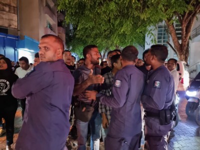 ރައީސް ޔާމީން މިނިވަން ކުރުމަށް ގޮވާލައި މިރޭ ކުރި މުޒާހަރާއިން ދެ މީހަކު ހައްޔަރުކޮށްފި