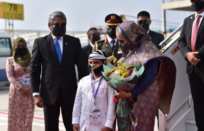 ބޮޑުވަޒީރު ހަސީނާ ރާއްޖެ ވަޑައިގެންފި، ރަސްމީ ބައްދަލުވުންތައް މާދަމާ