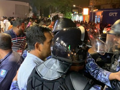 އިދިކޮޅުން ބާއްވާ މުޒާހަރާ: ސައީދު ހިމޭނެހެން 17 މީހުން ފުލުހުންގެ ބެލުމުގެ ދަށަށް