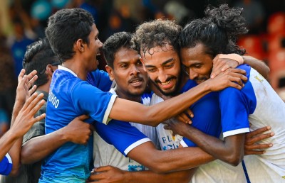 ގުރައިދޫން މާލެއާ ދެކޮޅަށް ނުކުންނަނީ އަތޮޅުތެރޭގެ ފުޓްބޯޅައަށްޓަކައި!