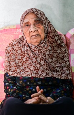 ފޮޓޯ ސްޓޯރީ: 104 އަހަރުގެ ހިނިތުންވުން، "ރީތި ފޮޓޯއެއް ދޯ"