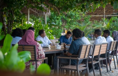 ވ. ތިނަދޫ: ޓޫރިސްޓުންގެ އަދަދު އާބާދީ ފަހަނައަޅައި ހިނގައްޖެ!