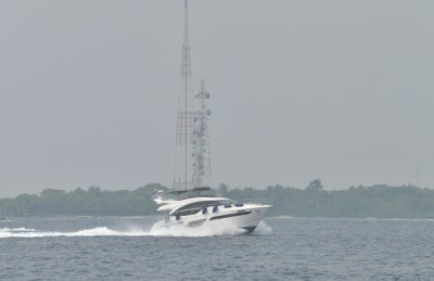 ލޯންޗަކާ ޑިންގީއެއް ޖެހި ހިނގި އެކްސިޑެންޓެއްގައި ދެމީހަކަށް އަނިޔާވެއްޖެ