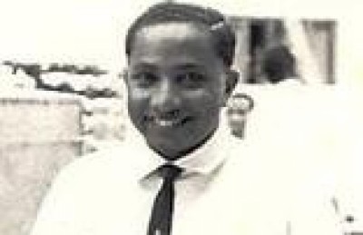 އުމަރު ޒާހިރު: ކުޑަ ބަޖެޓަކުން ބިޔަ މަޝްރޫތައް ހިންގެވި ވިޝަނަރީ ލީޑަރު