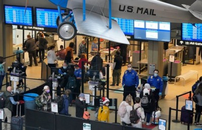 ކޮވިޑް: 4،500 އަށް ވުރެ ގިނަ ކްރިސްމަސް ފްލައިޓް ކެންސަލް