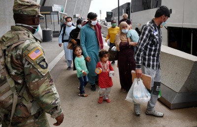 އެހީތެރިވުމަށް އެމެރިކާ އިން ތާލިބާނުންނާ މުއާމަލާތް ކުރަނީ