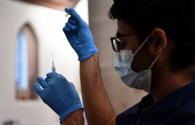 ވެކްސިން ފުރިހަމަނުކުރާ ނަމަ ބޭރުން އަންނަ މީހުން ކަރަންޓީންވާން ޖެހޭ ގޮތަށް ހަމަޖައްސައިފި