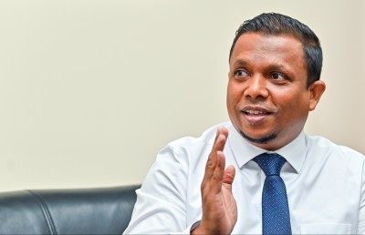 ކުރީގެ ފިނޭންސް މިނިސްޓަރު ޝަފީގް އެޗްޑީއެފްސީގެ ބޯޑަށް