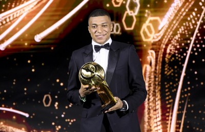 ގްލޯބް ސޮކާ އެވޯޑްސްގެ އަހަރުގެ މޮޅު ކުޅުންތެރިޔާގެ އެވޯޑް އެމްބާޕޭ އަށް