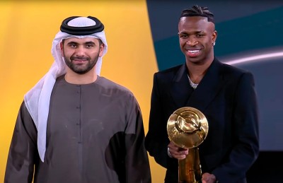 މެދުއިރުމަތީގެ މޮޅު ކުޅުންތެރިޔާގެ އެވޯޑް ރޮނާލްޑޯއަށް ހައްގެއް ނޫން؟