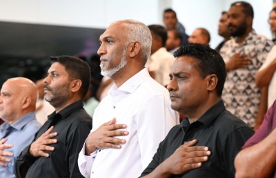 އަޑިއަޅާލަމުން ދިޔަ ފުޓްބޯޅަ ބަދަލުކޮށްލި ދެ ކޯޗުން