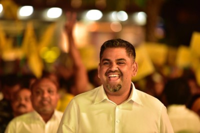ދުވަސްތަކަކަށް ފަހު މަބްރޫކް ސިޔާސީ މައިދާނުން، ވިދާޅުވީ ރައީސަކީ ޓީމް ކެޕްޓަނެއް ކަމަށް