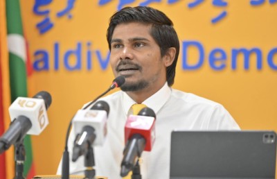 އާރުޑީސީގެ ހިޔާނާތް: މޫކޭ އާއި ޔާސިރުގެ އިލެކްޓްރޯނިކް ސާމާނުތަކެއް ފުލުހުން ގެންގޮސްފި