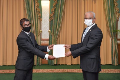 ބްރޯޑްކޮމްގެ ނައިބަކަށް ފަޒީން ހަމަޖައްސައިފި