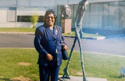 އަގުހުރި ހިދުމަތްތެރިންތަކެއް ވަކިވި އަހަރެއް