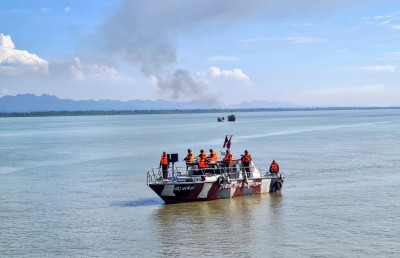 މިއަންމާގެ ހިޖުރަވެރިން ތިބި ދެ ބޯޓެއް މެލޭޝިއާ ސަރަހައްދުން ބޭރުކޮށްފި