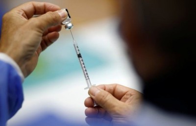 ކޮވިޑް ވެކްސިންގެ ބޫސްޓާ ޑޯޒް ޖަހަން ބޭނުންވާ ސިރިންޖް ލިބޭނެ ދުވަހެއް އަދިވެސް ނޭނގެ